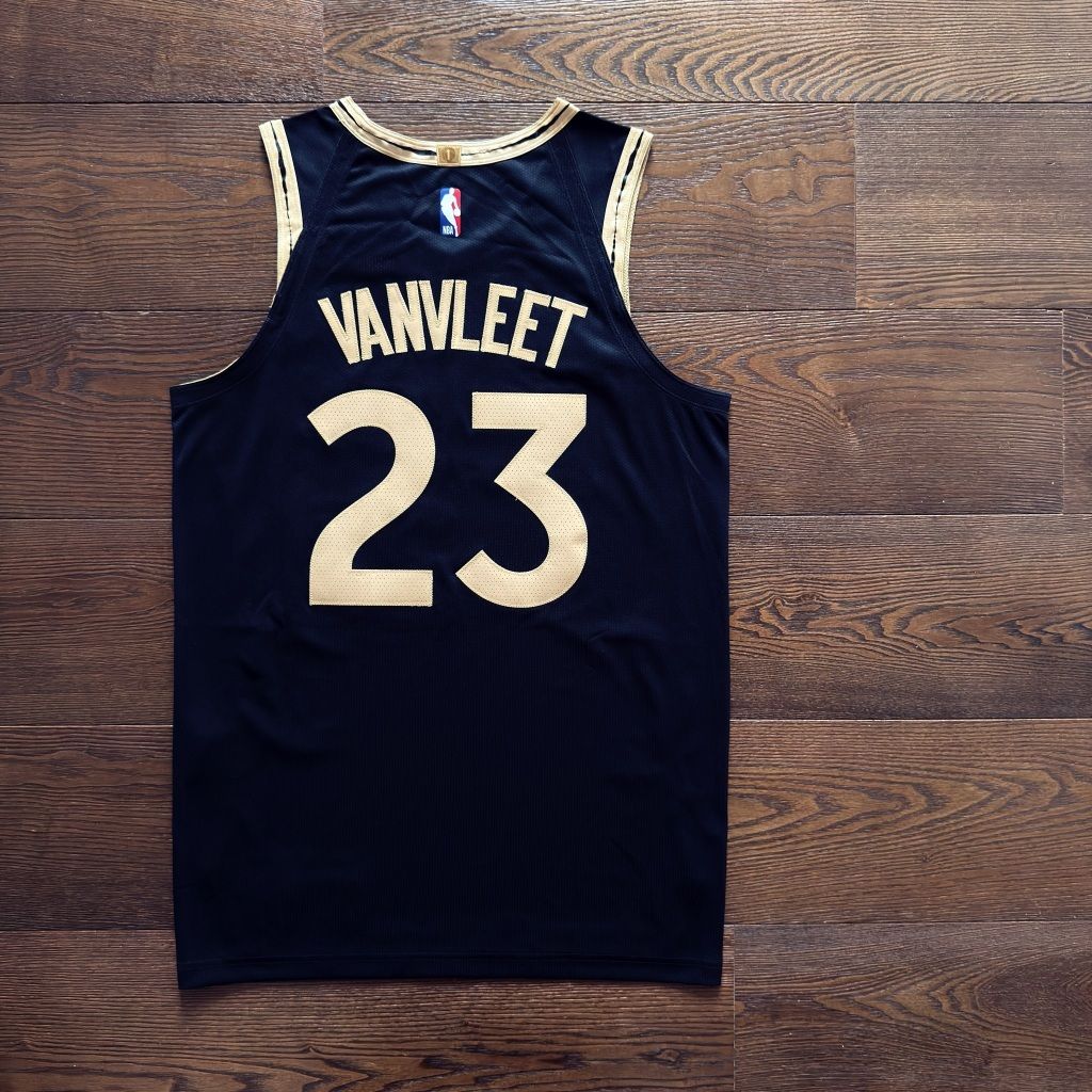 tw-11134207-81ztf-mjv6agligiklb7