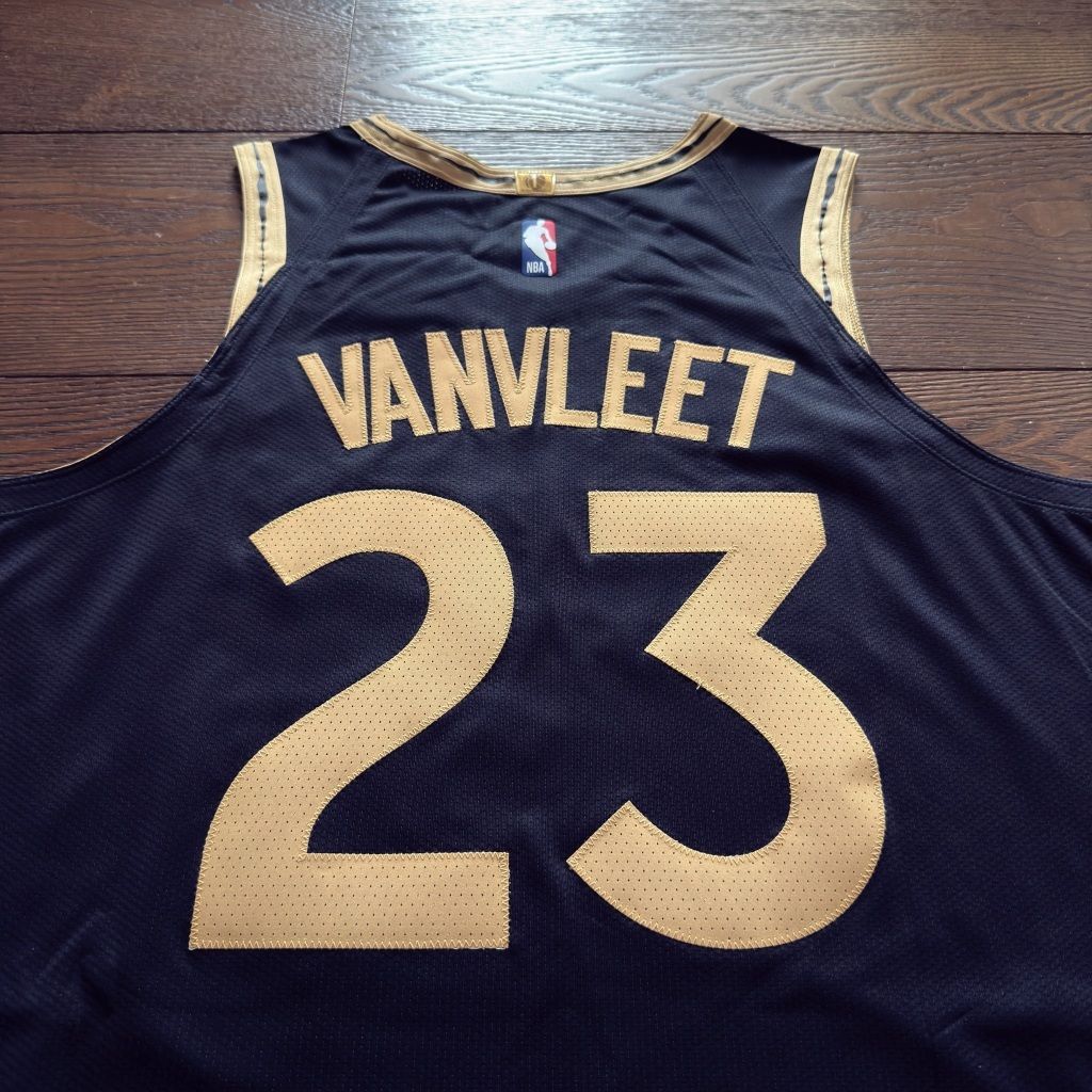 tw-11134207-81ztg-mjv6agl5dybma5