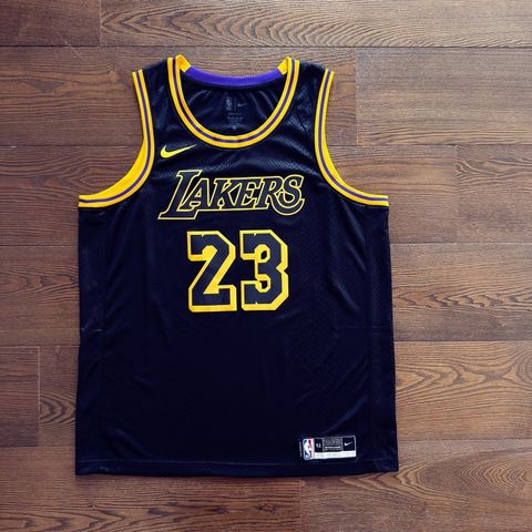 tw-11134207-820le-mkav9c5kwm4gfb