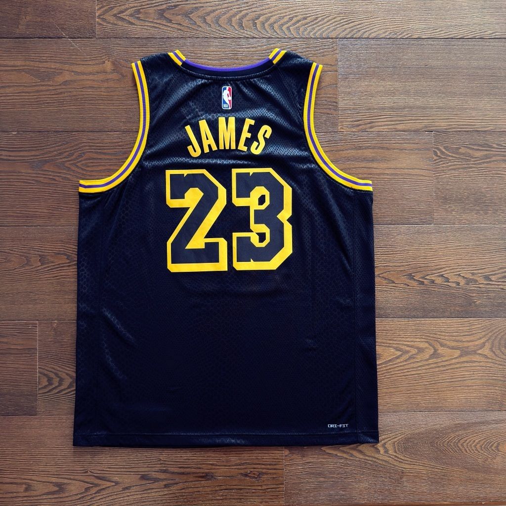 tw-11134207-820l7-mkav9c5k8qgyc8