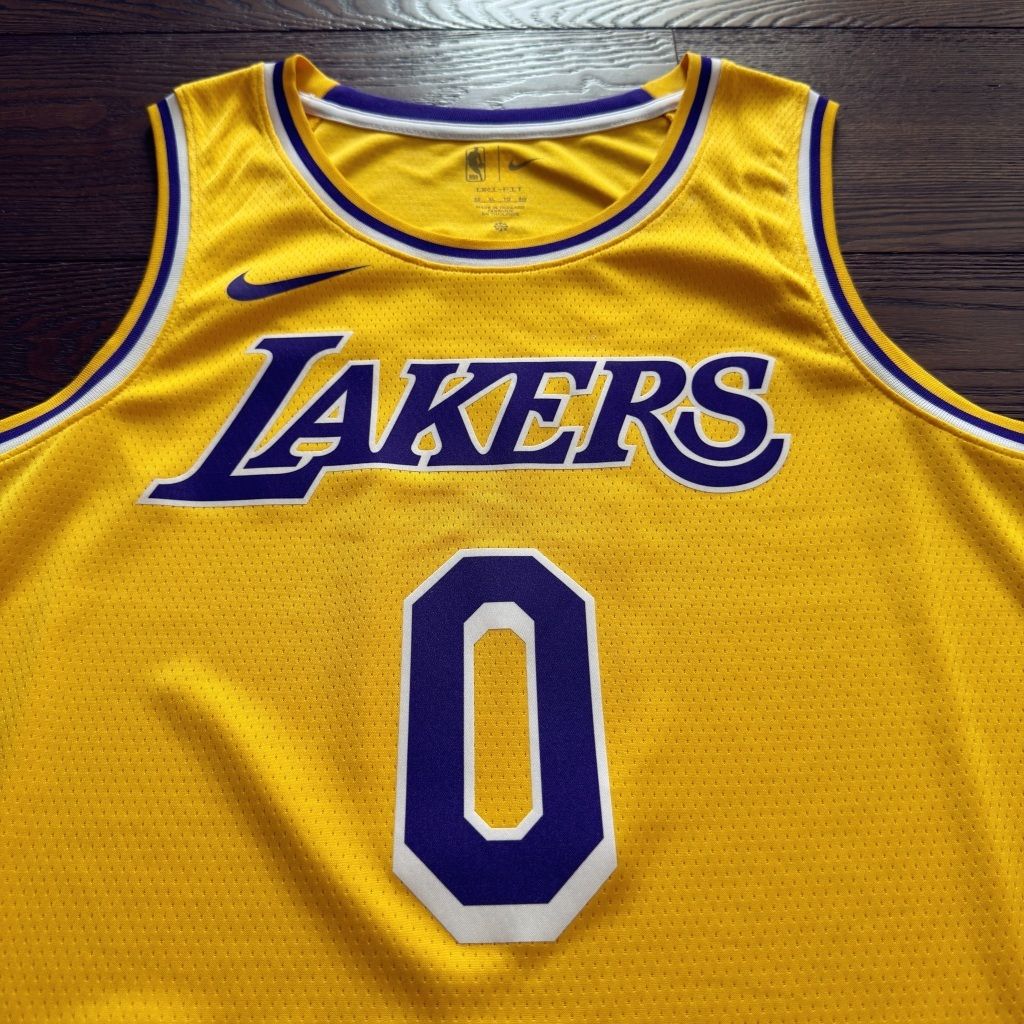 tw-11134207-820l9-mkaupj9672138f