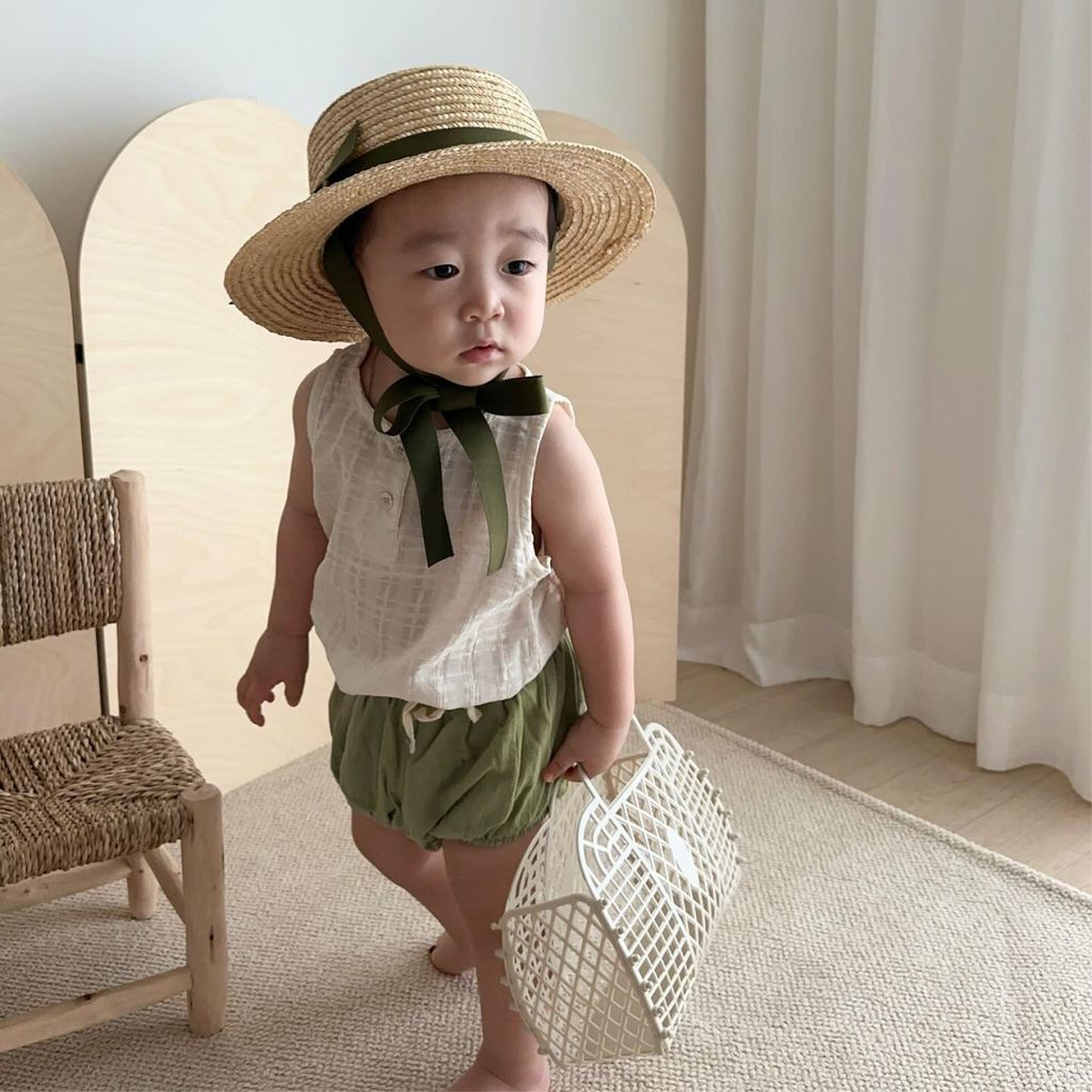 SKU07_颜色_杏色背心+军绿色短裤