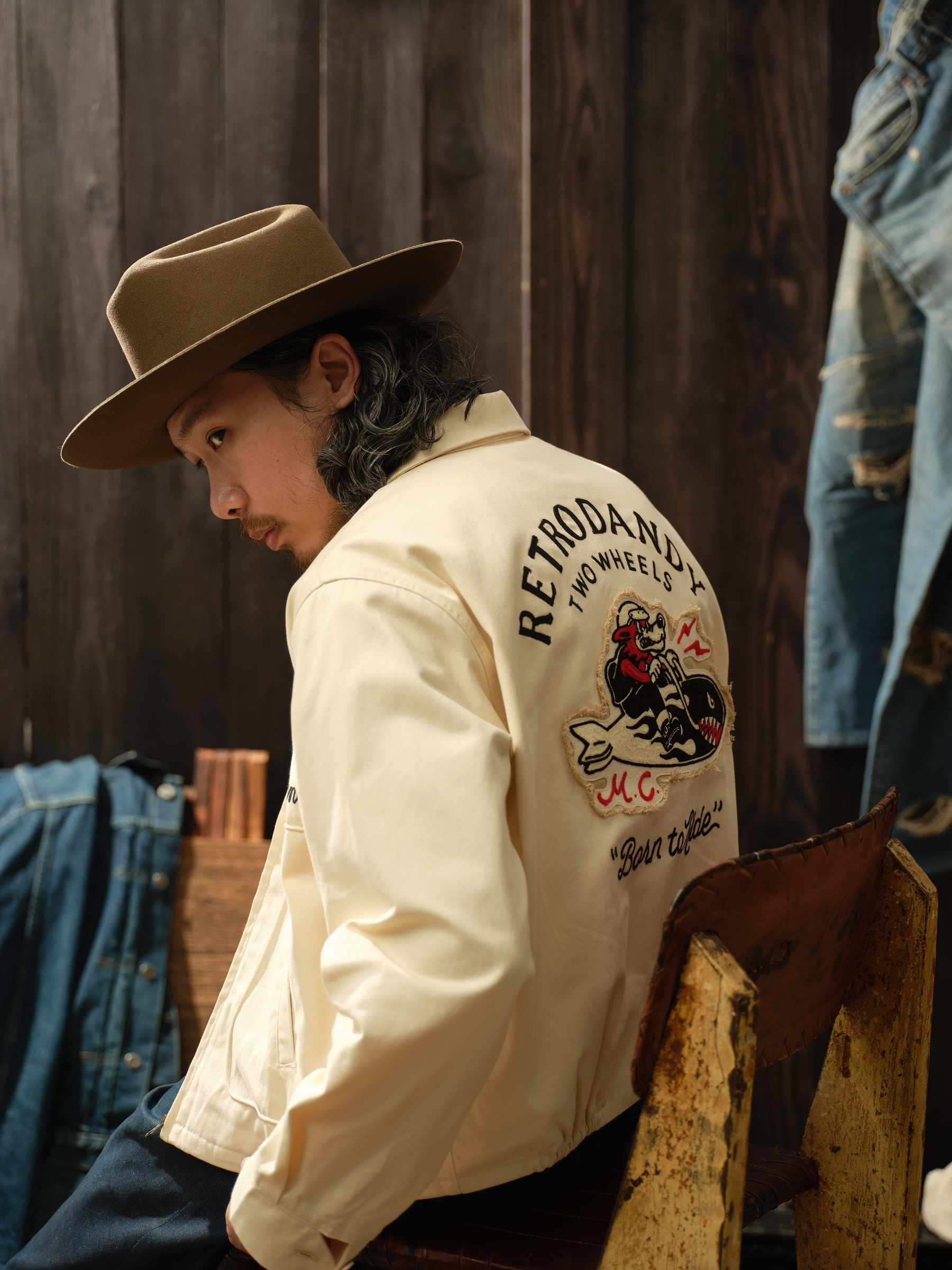 Retrodandy Bomber Wolf Club Jacket Beige-3