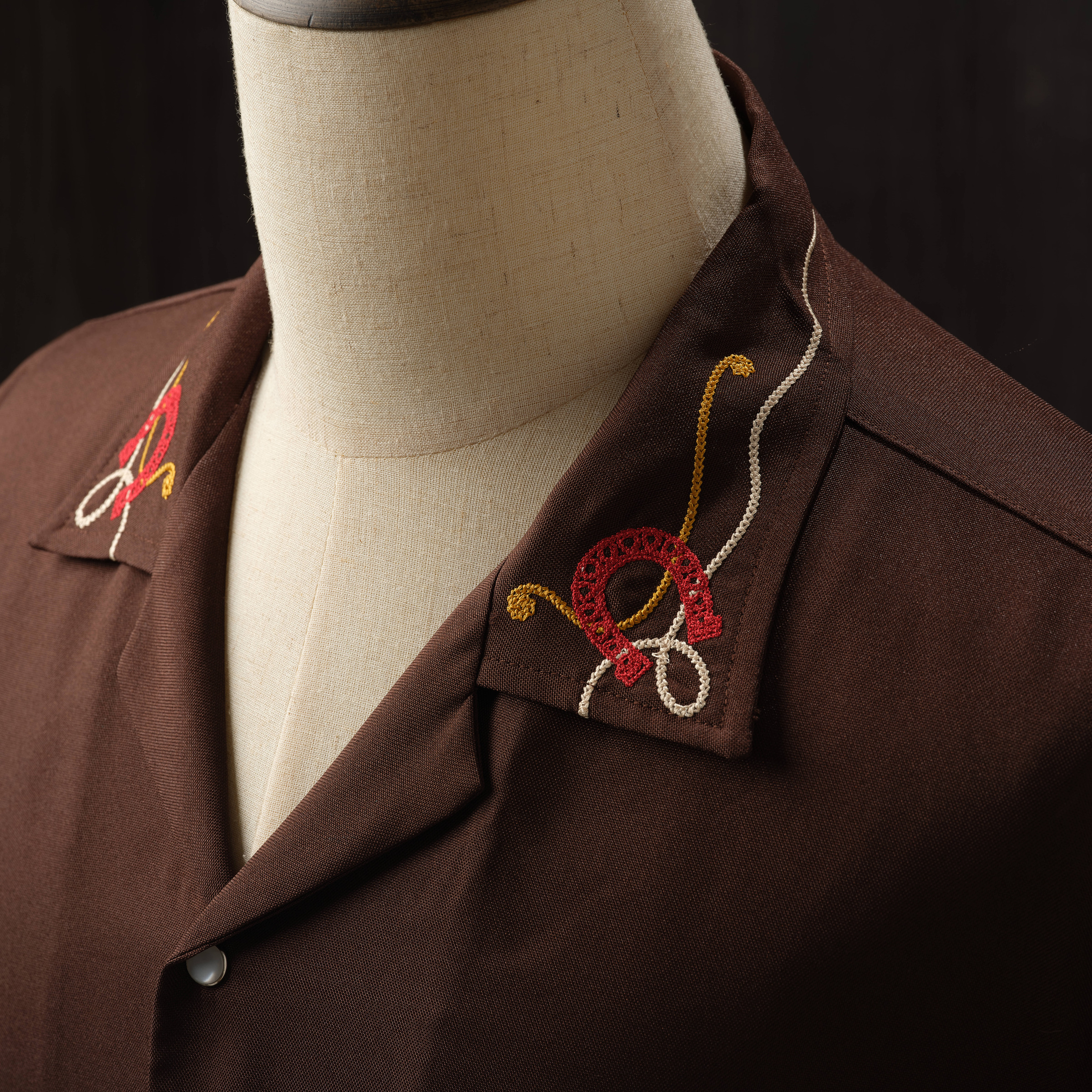 Horseshoe Chain-Stitch Shirt-03