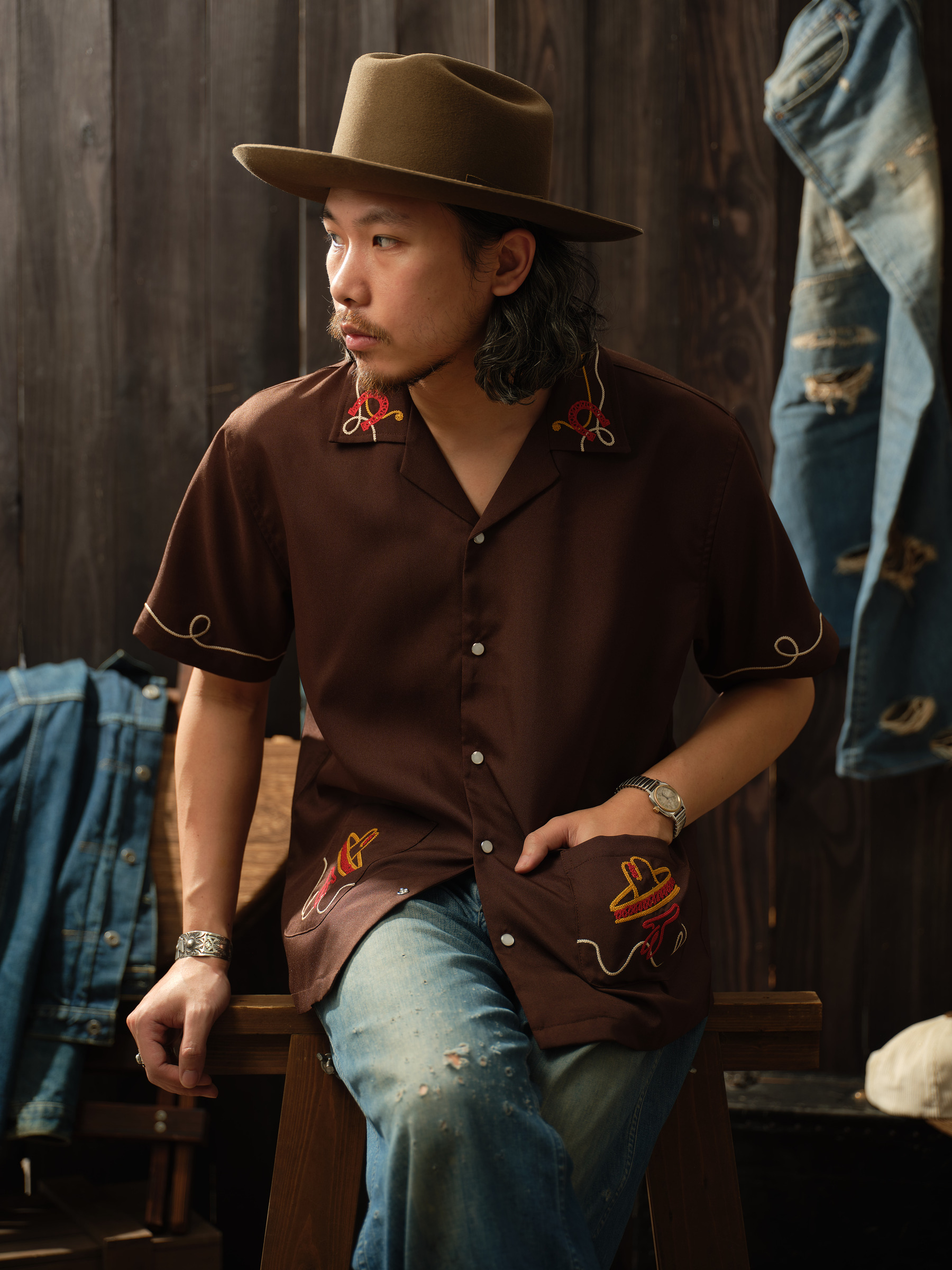 Horseshoe Chain-Stitch Shirt-09