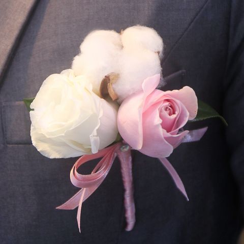 粉白色系棉花新郎胸花