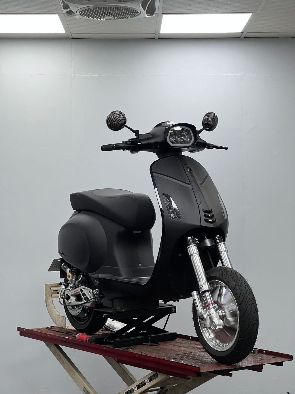 0407889D-6E06-4E83-8BE5-AAF4A453D9F3