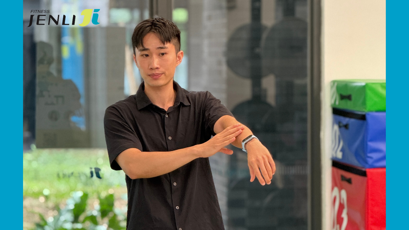 Abao 替 JENLI Fitness 勁立會員進行深層放鬆說明