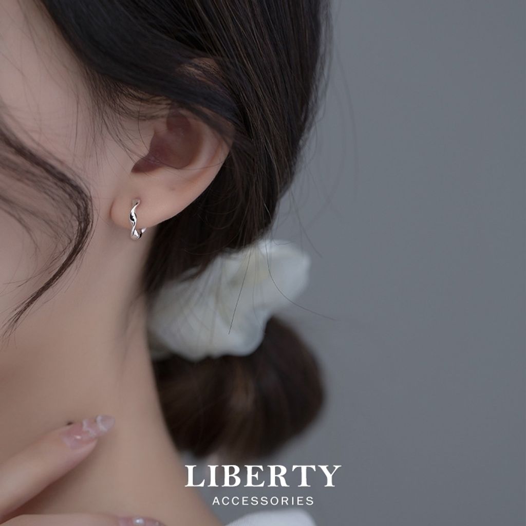 tw-11134207-7rash-m3u9zubxx4kt3b