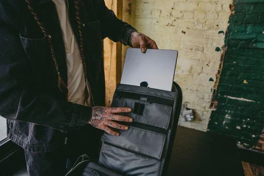 PRVKEZip_LaptopPocket-rjnw60ogthda6acsadhdzzxldzpgtv8s2lv1l4s4cw