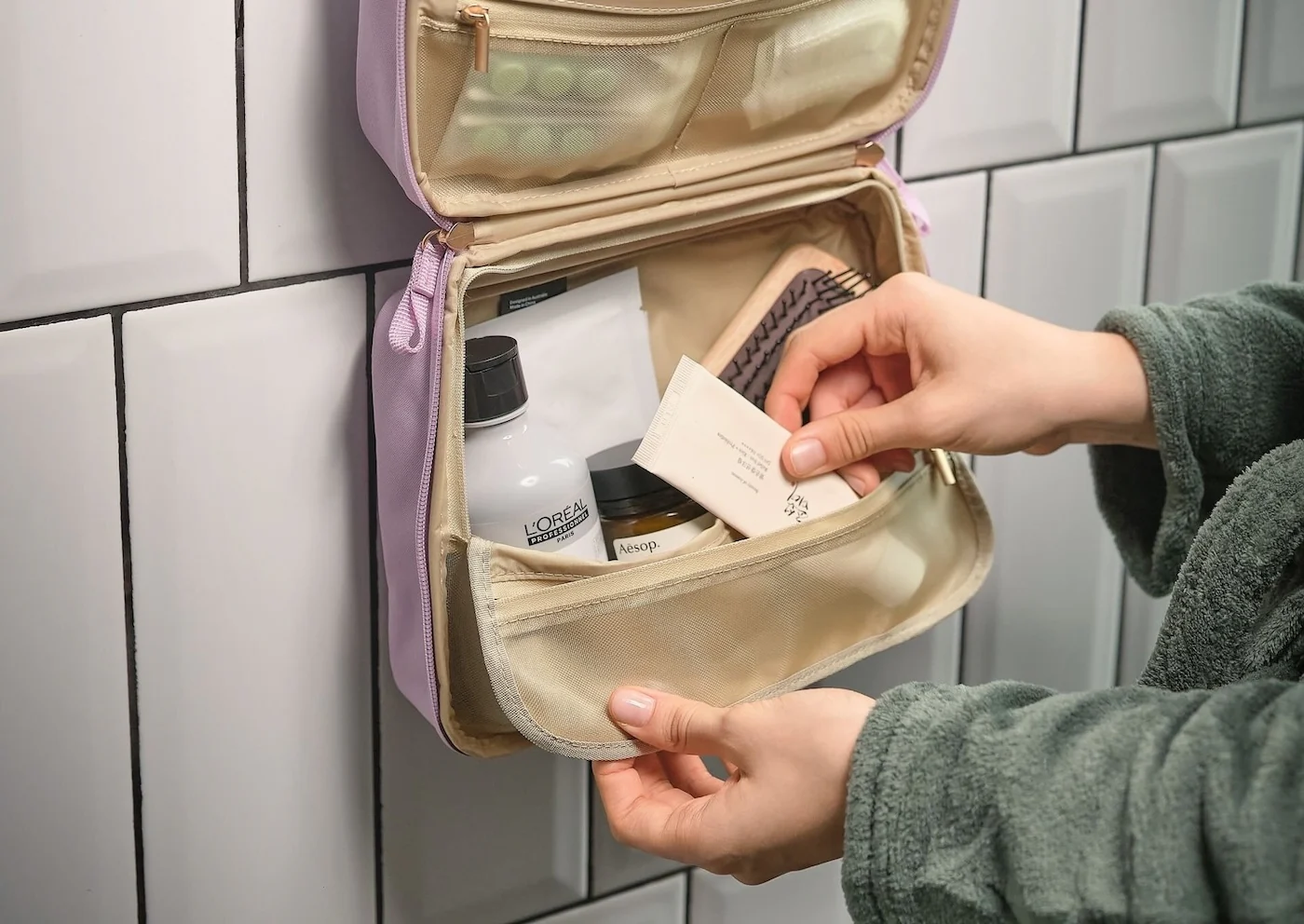 Orbitkey_-_Hanging_Toiletry_Pouch_-_3