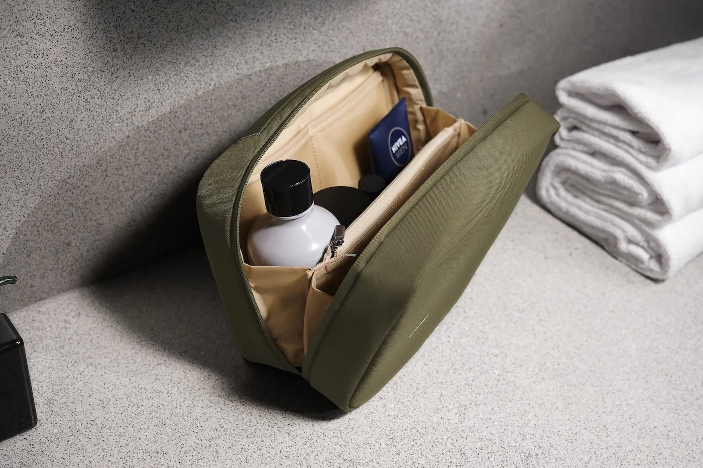Orbitkey_-_2-in-1_Toiletry_Pouch_-_4