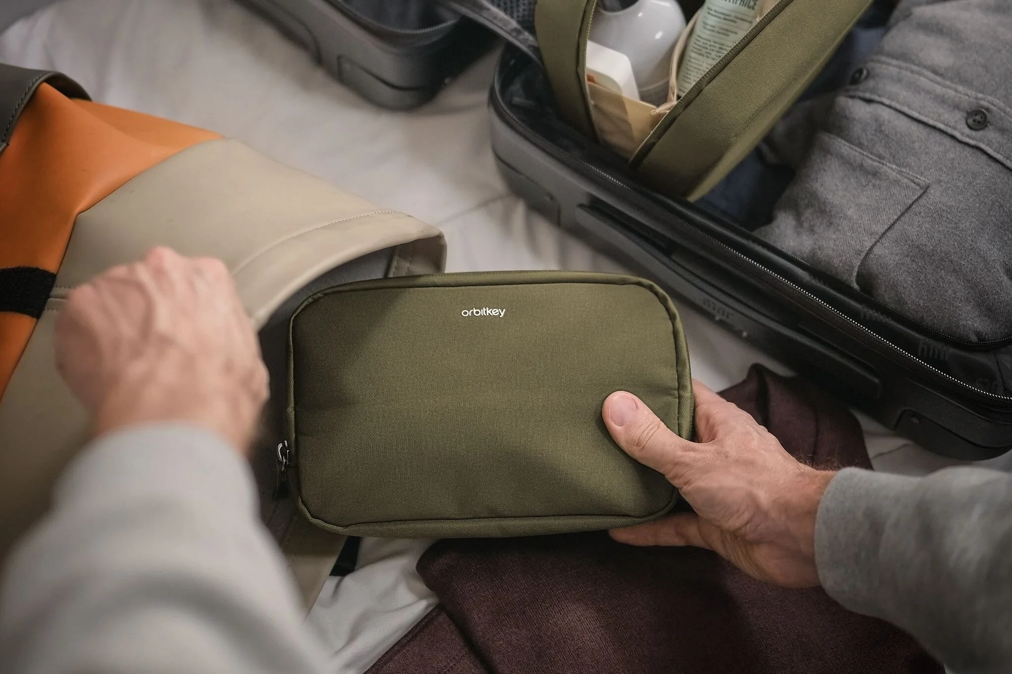 Orbitkey_-_2-in-1_Toiletry_Pouch_-_5