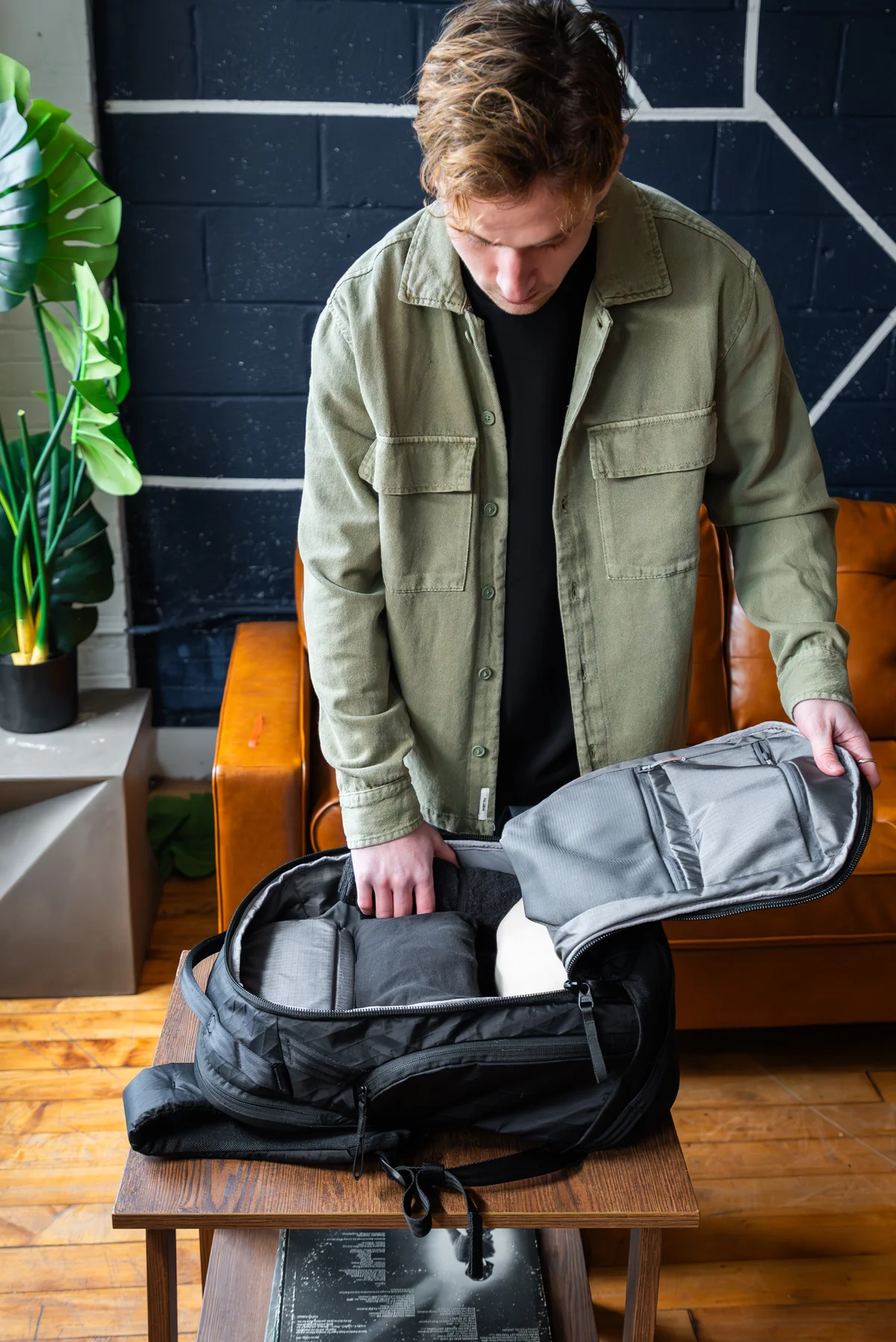 Max_EDC_X-Pac_Tarmac_Black_Lifestyle_-_DSC08758