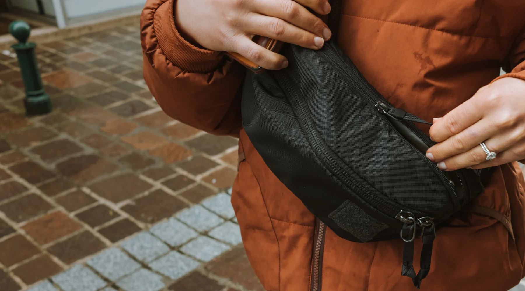 CIVIC-ACCESS-SLING-CAS2-SOLUTION-DYED-BLACK-TEXTILE-840D-min_2500x