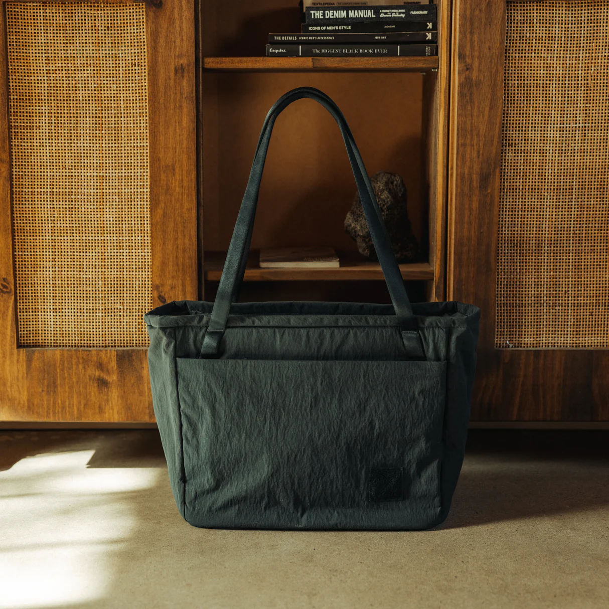 evergoods-civic-daily-tote-24-l-konbu-88z8c7