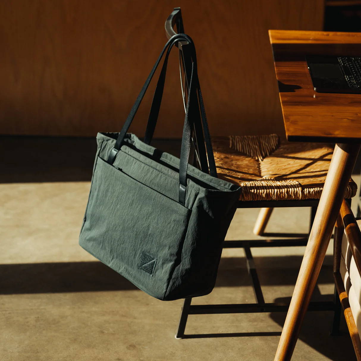 evergoods-civic-daily-tote-24-l-konbu-umekmw