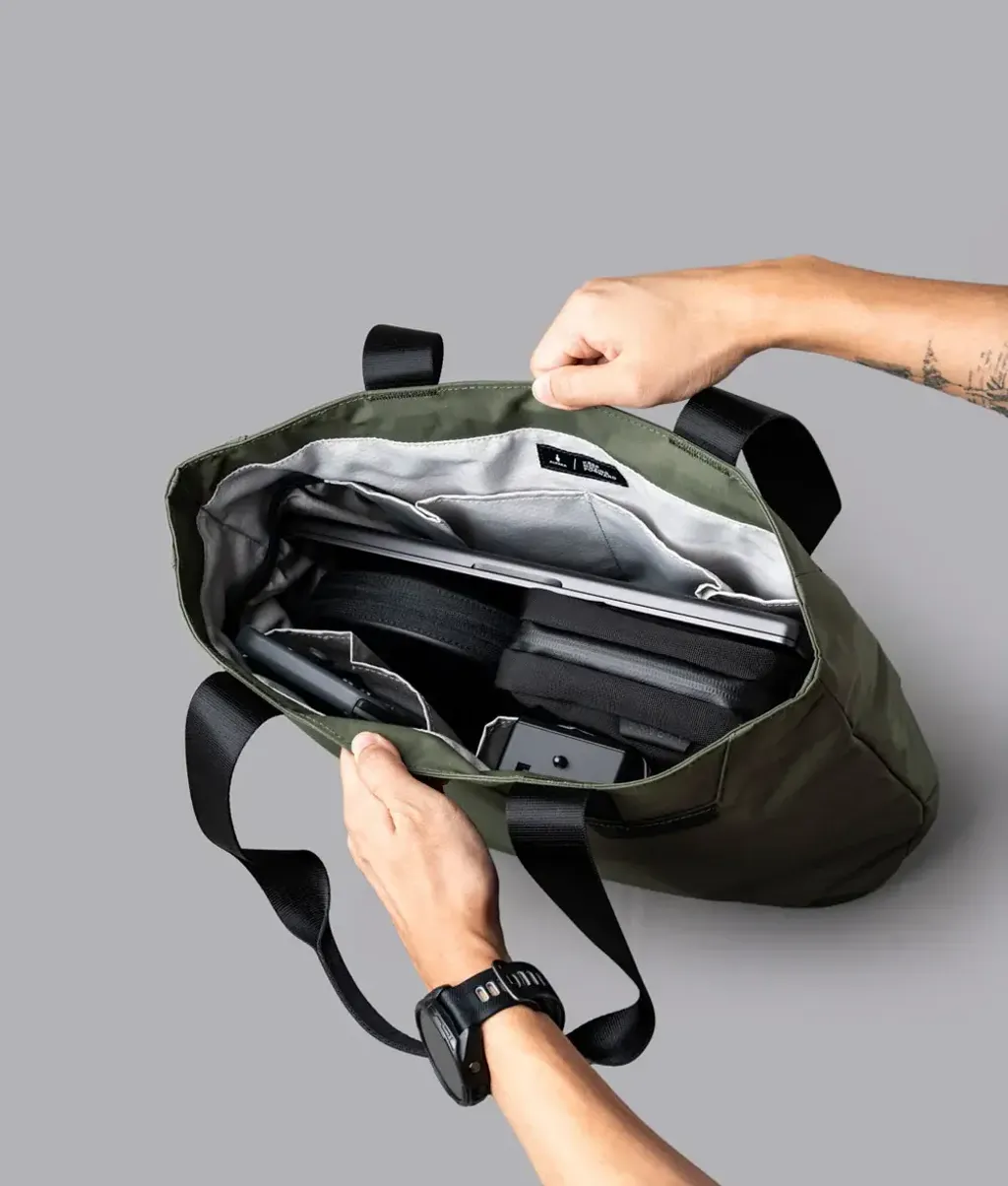 ELEMENTS_TOTE_M_GREEN_24_9c580dac-1081-4565-bbb0-8ac23fcb2e3d