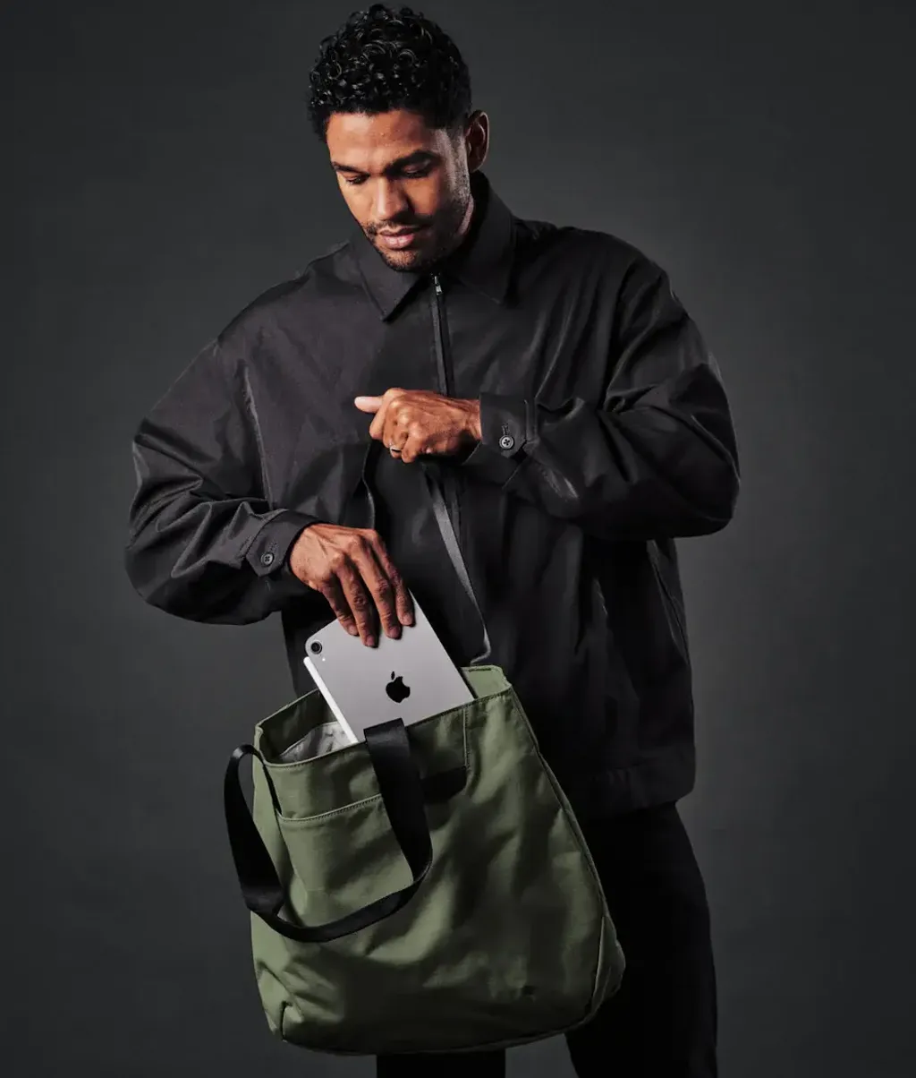 ELEMENTS_TOTE_M_GREEN_5_55fb580d-03c6-49a3-a810-b56a5294ad22