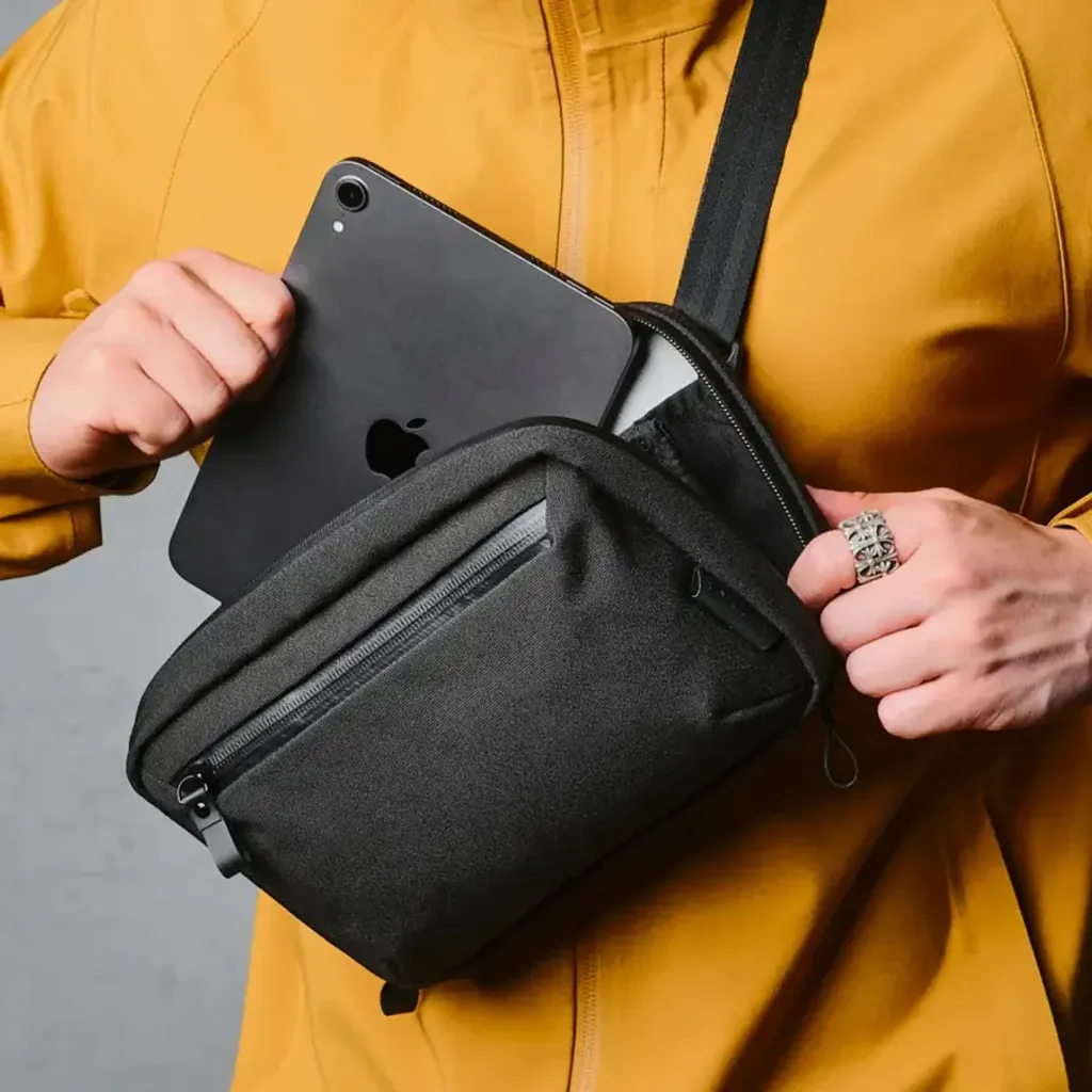 TECHCASEAXOFLUXBLACK13