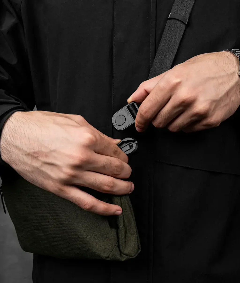 FlightSlingAxoflux400DGreen_000031_277c3817-c051-43b7-9016-b82d94b9a97a