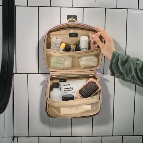 Orbitkey-HangingToiletryPouch-12_750x