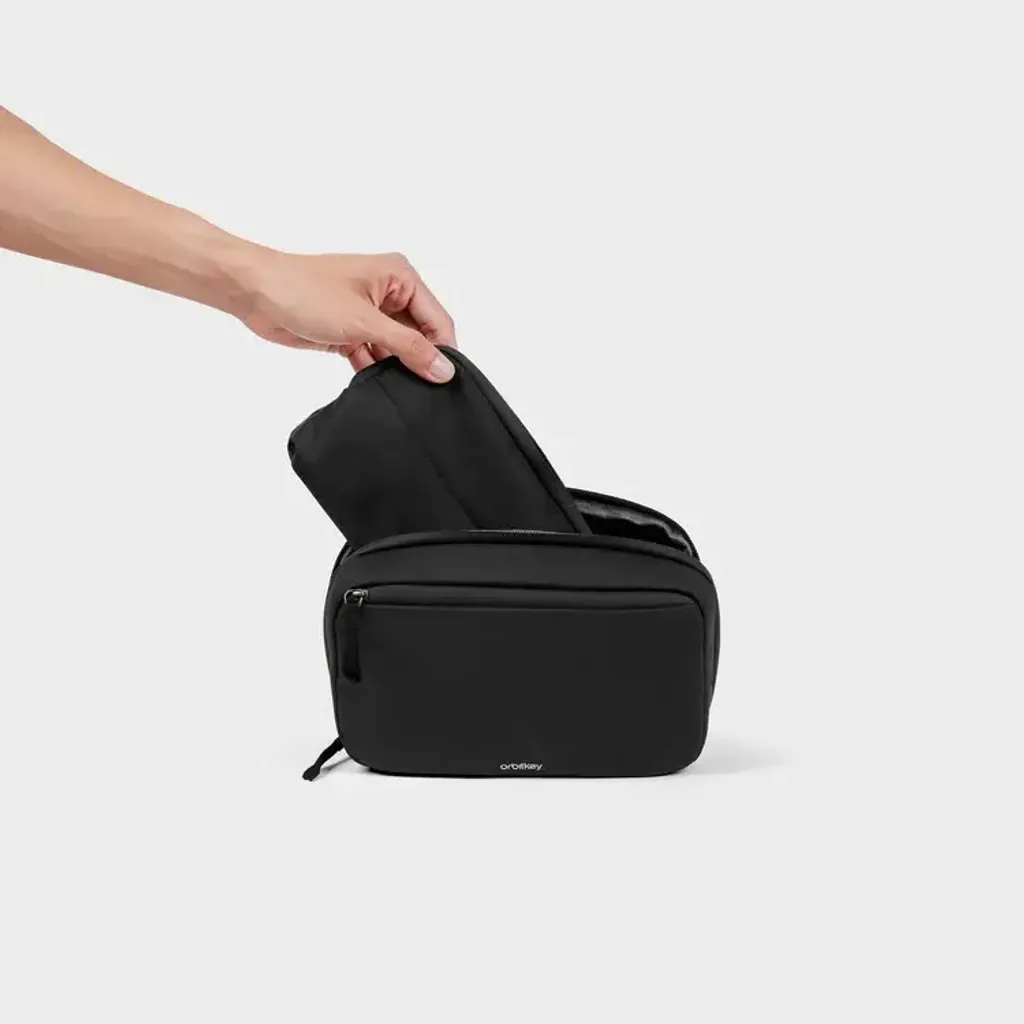 2-in-1TechPouch-Black-4_750x