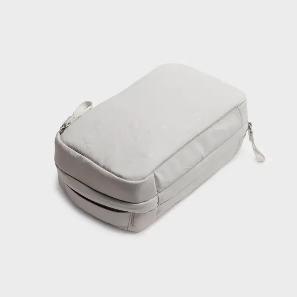 KonMari_Orbitkey2-in-1TechPouch-5_750x