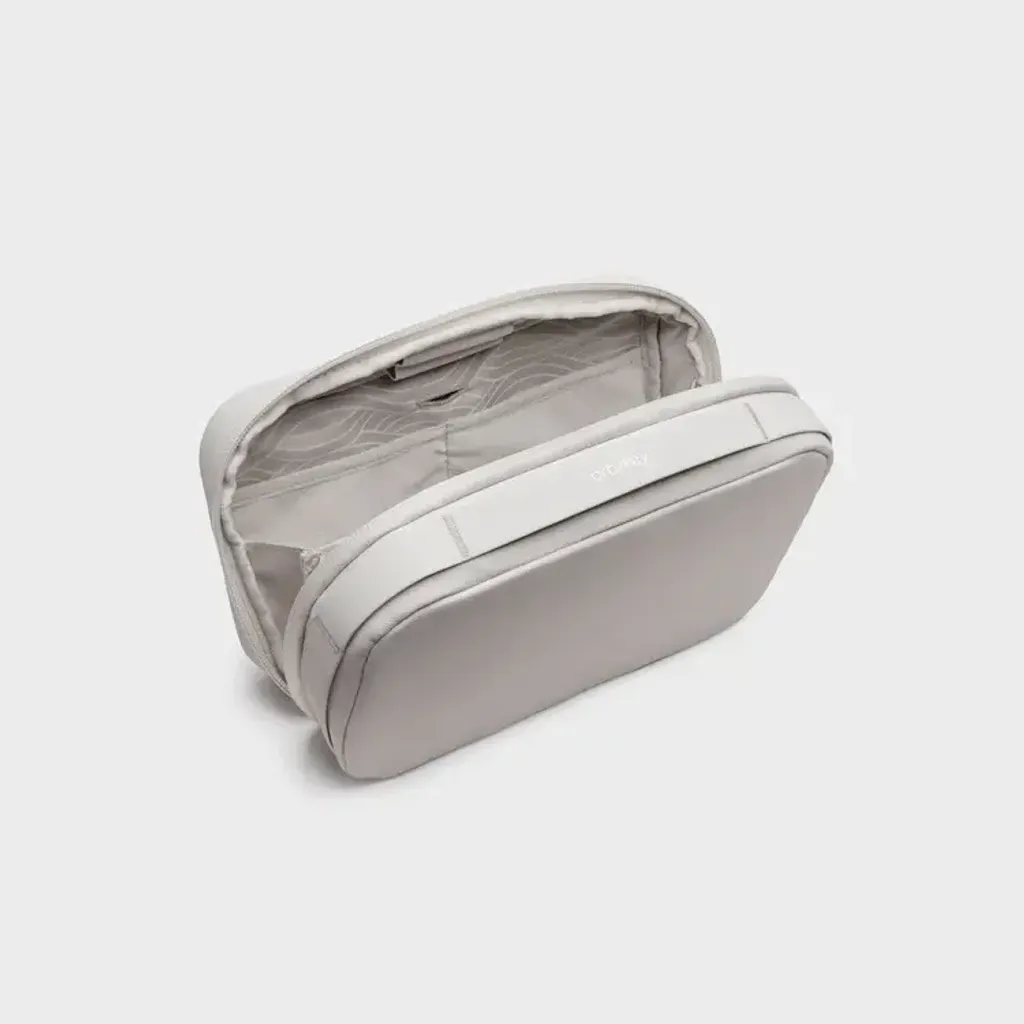 KonMari_Orbitkey2-in-1TechPouch-2_750x