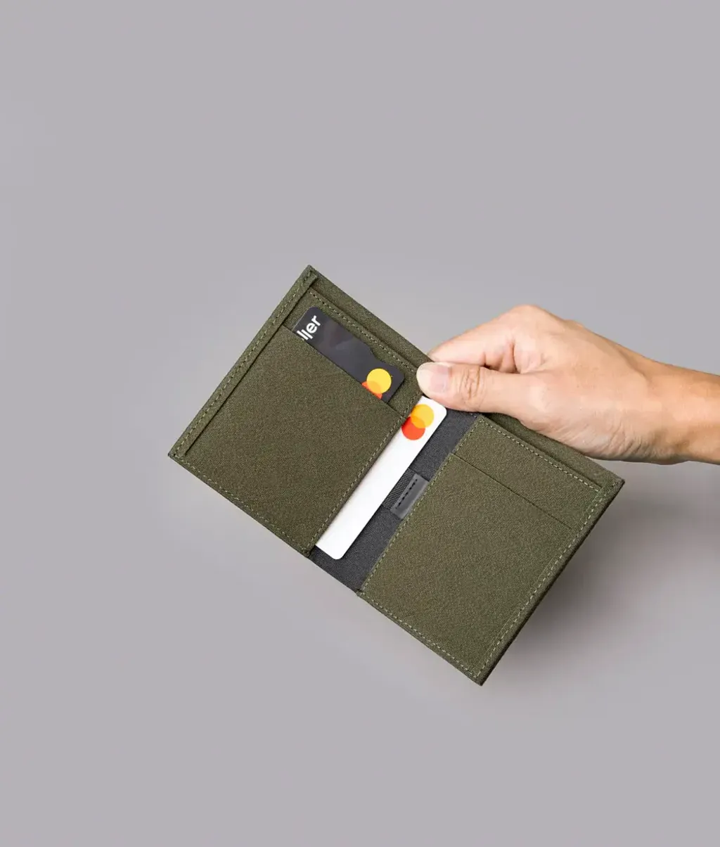 ArkBifoldCashWalletAxogridGreen300D_0008_1bb12aa7-f160-42ec-bfe9-dfe84c48917e