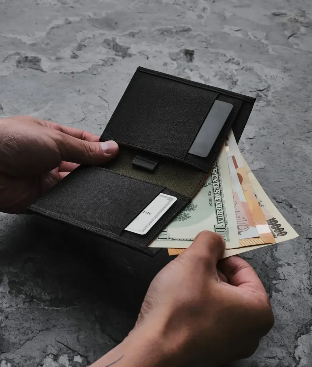 AEKBIFOLDCASHWALLET10_ce678024-0c0f-469c-aafc-8381c78c5e46