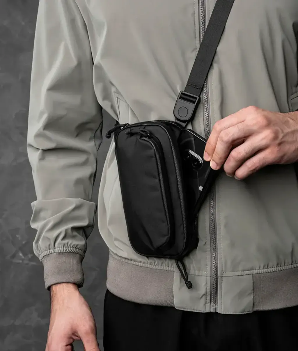 BravoPassportPouchAxoflux210DBlack_0035