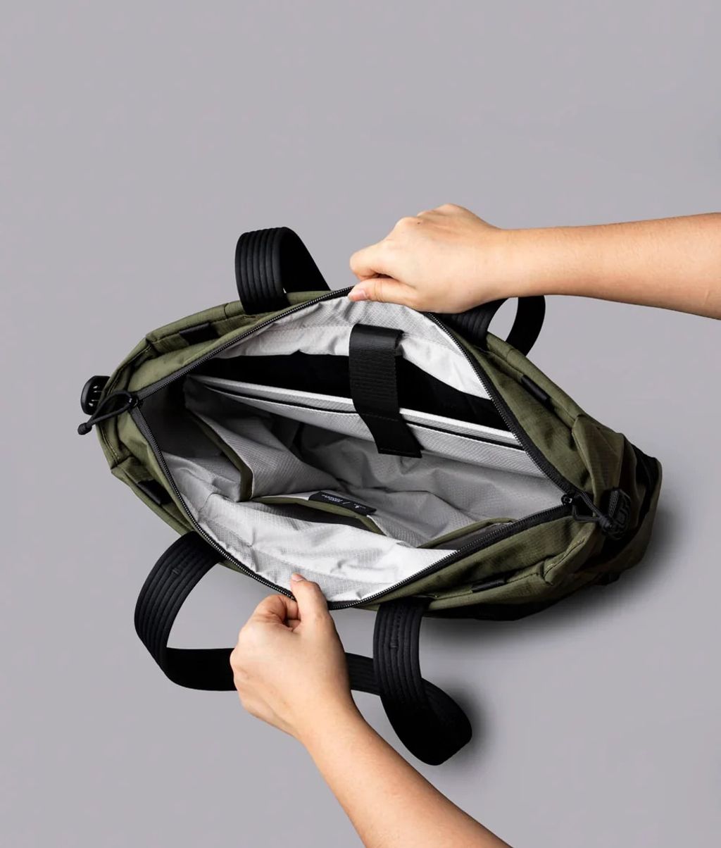BravoTote14LAxoflux400DRipstopNylonGreen_0018_83a3ae31-7043-4417-b3b5-ac42f7a31213