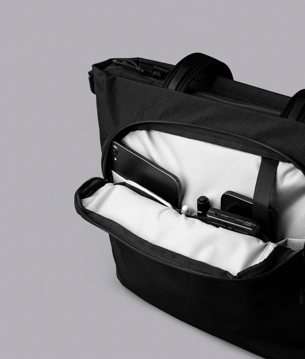 BravoTote14LAxoflux400DRipstopNylonBlack_0015_11806363-a5c1-42b3-988c-469c7df64334