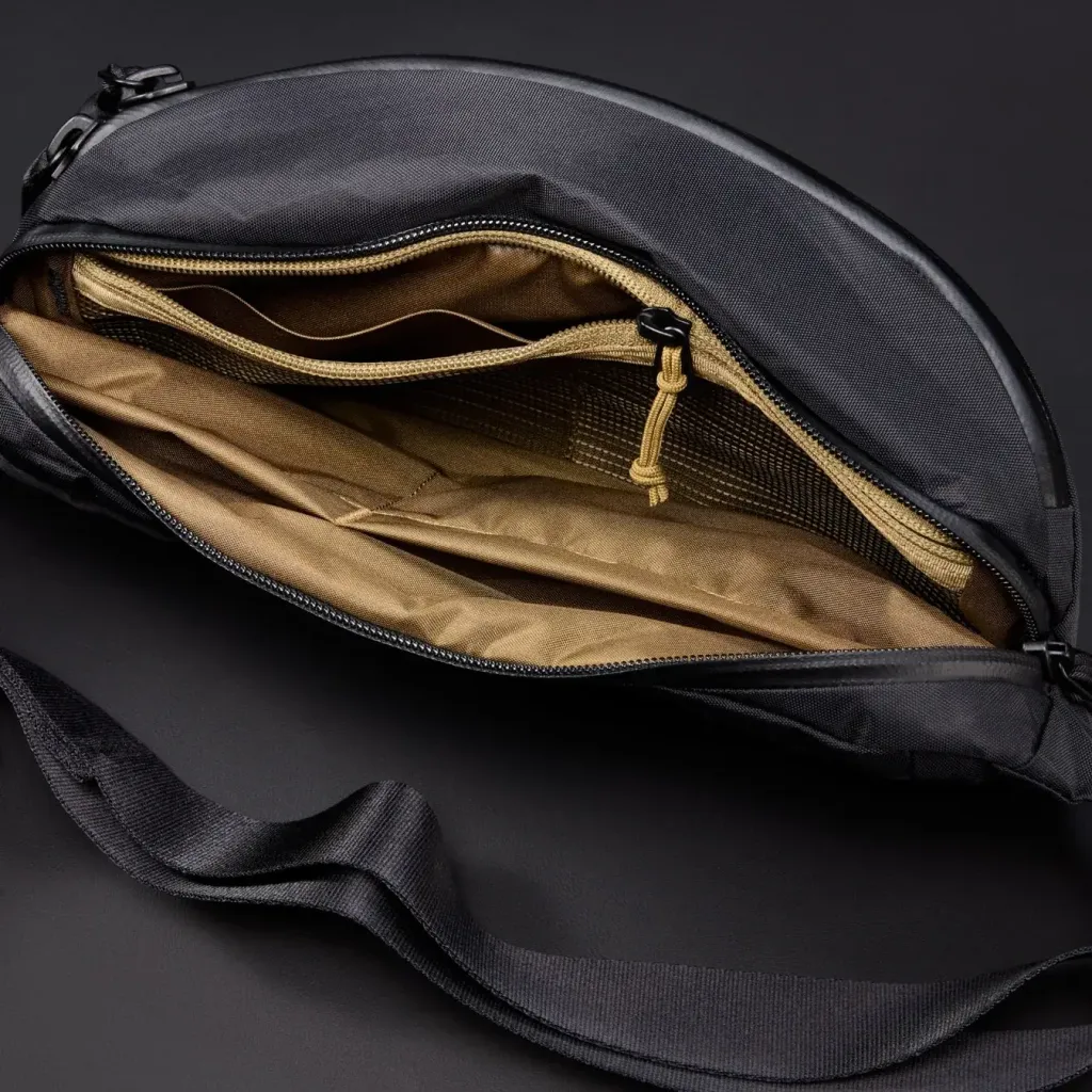 CIVIC-ACCESS-SLING-2L-CAS2-BLACK-COYOTE-X-PAC-QUICK-ACCESS-POCKET-min_1