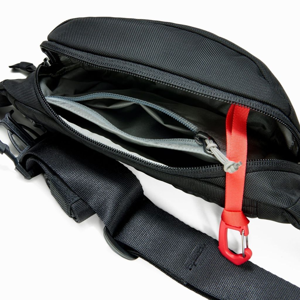CIVIC-ACCESS-SLING-1L-BLACK-CAS1-OPEN-EMPTY_2000x