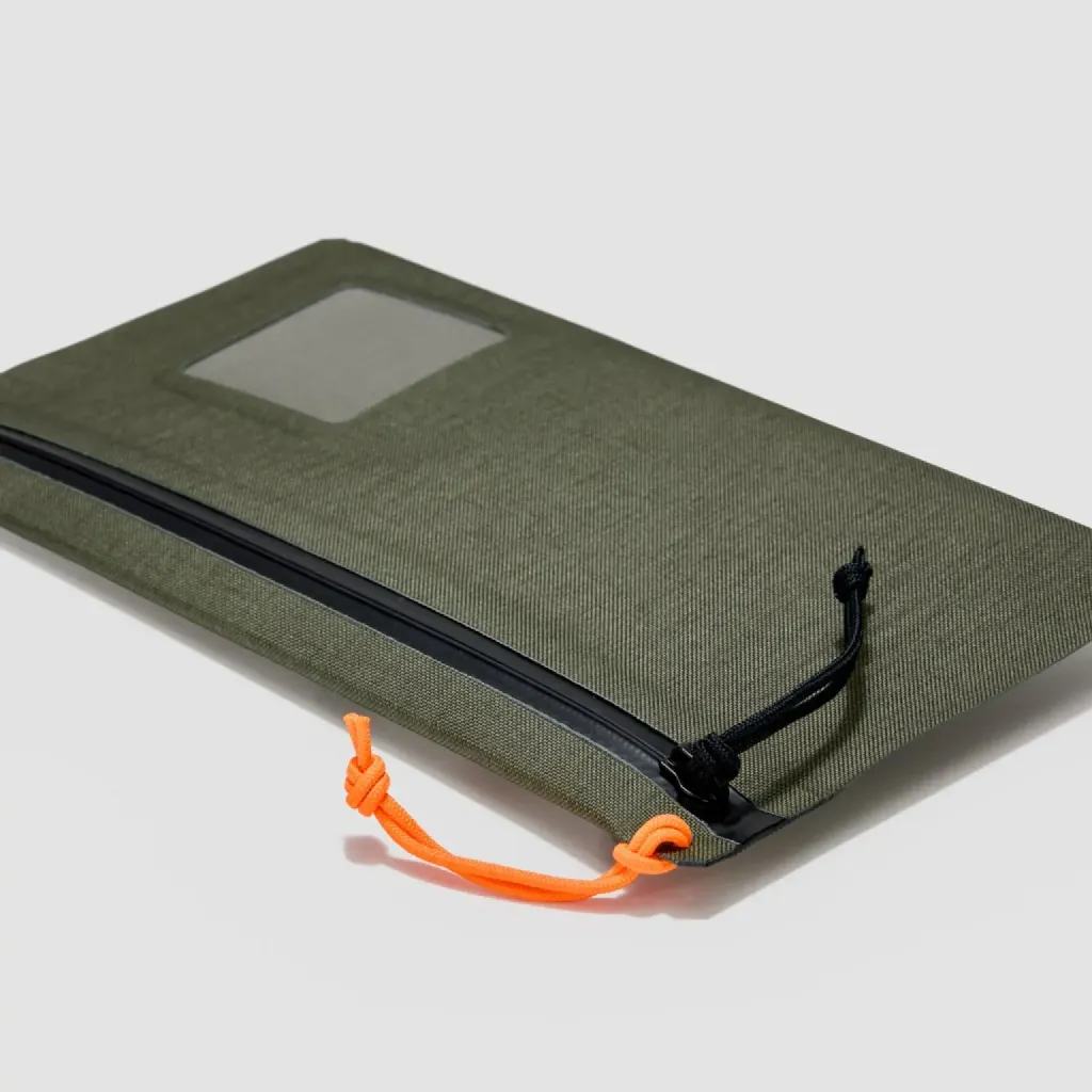 ELEMENT-FLAT-POUCH-EFP-WATERPROOF-POUCH-OD-GREEN-zipper-pullers-min_2000x