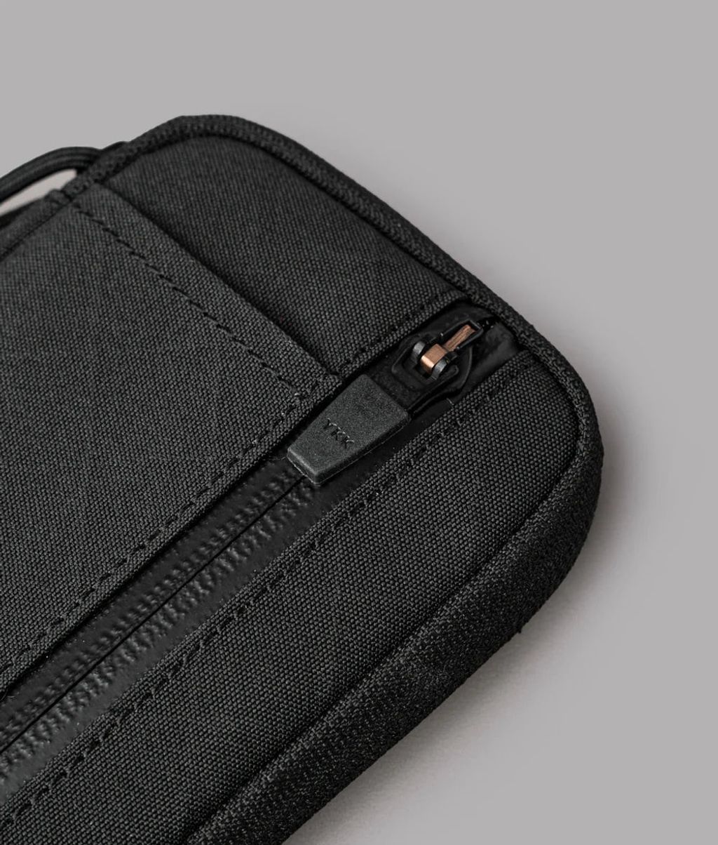 HUBPOUCHPROAXOGRIDBLACK14_1_cb474861-e07d-4400-8587-f013af13ee33 2