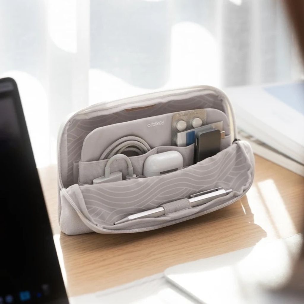 desk-pouch-additional-photo-2_750x