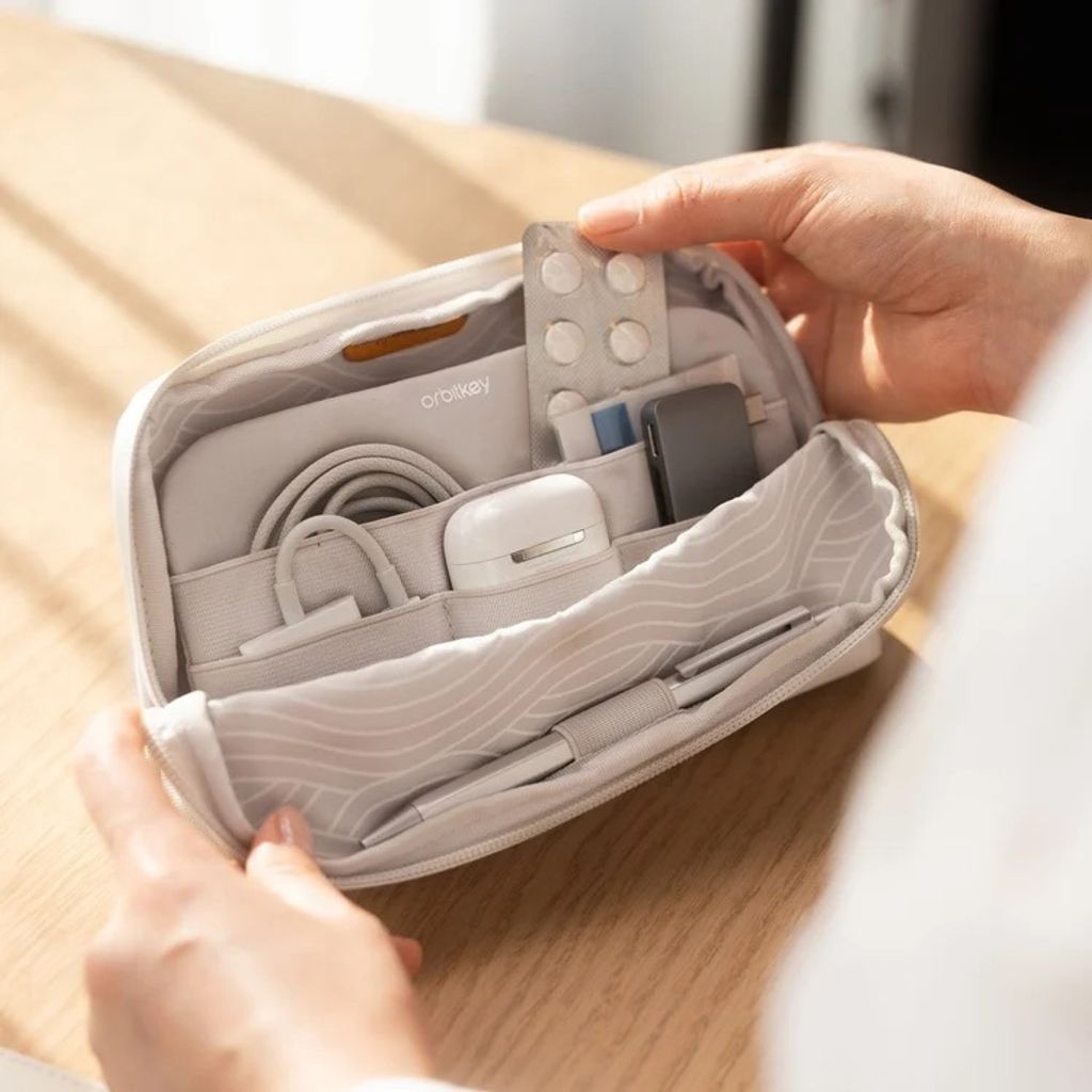 desk-pouch-additional-photo-3_750x