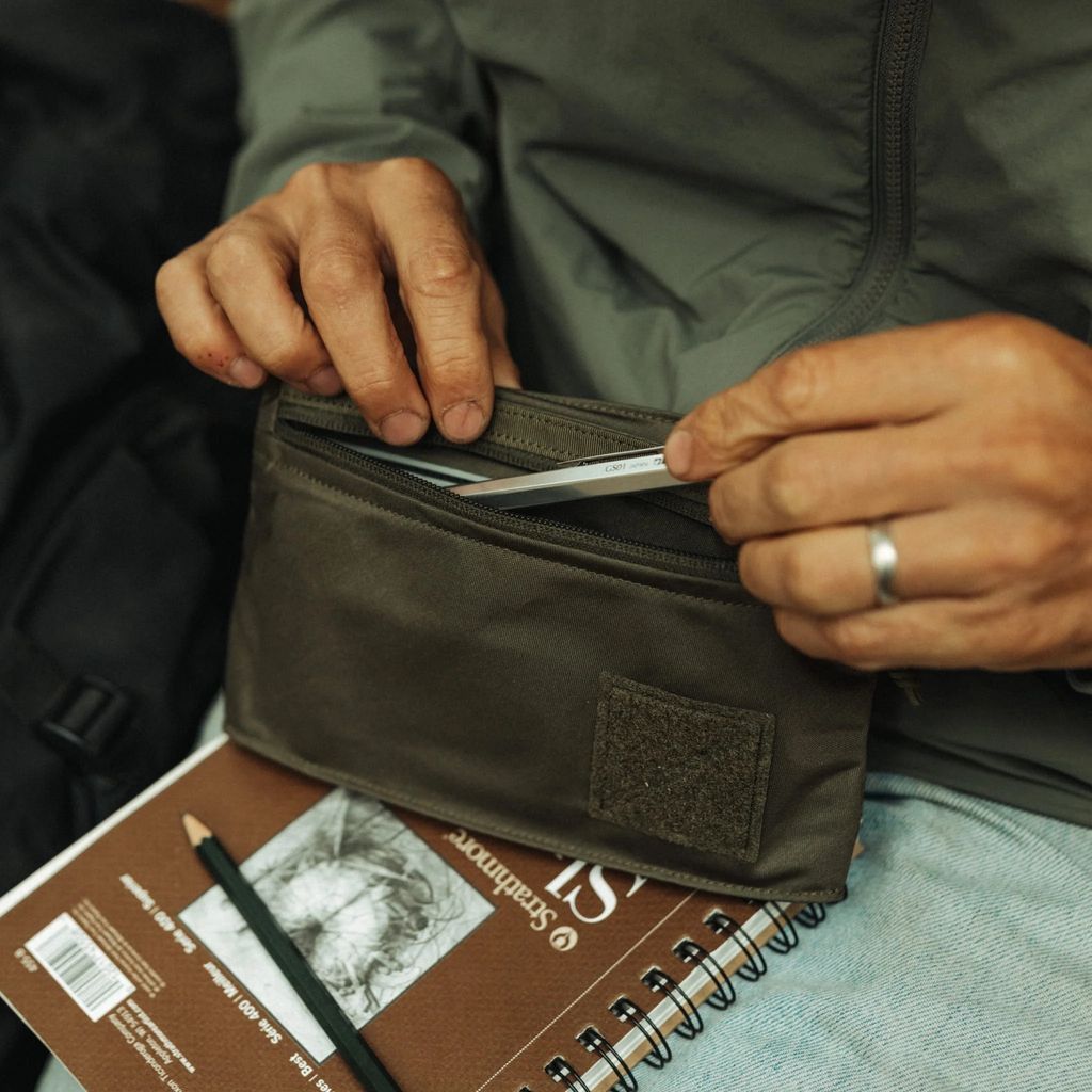 CIVIC-Flat-Pouch-OD-Green-Sketching-Kit-Lifestyle-3_2_1