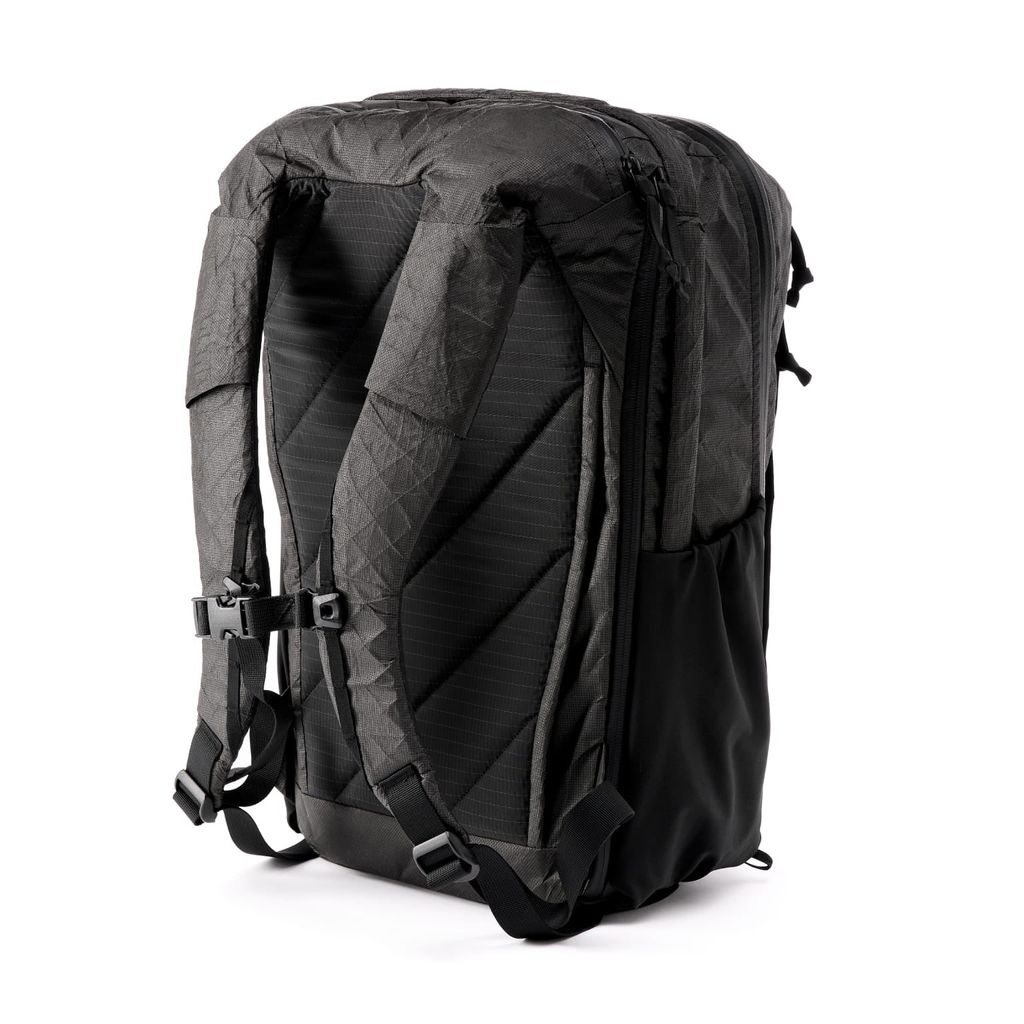 CIVIC-TRAVEL-BAG-CTB26-ULTRA-BLACK-MAGIC-FRONT-QUARTER-VEIW_1
