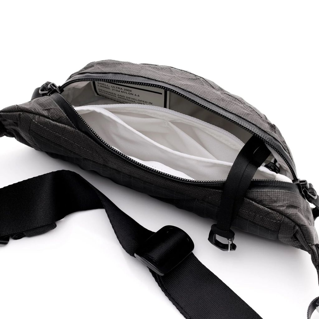 CIVIC-ACCESS-SLING-1L-ULTRA-BLACK-MAGIC-CAS1-drop-in-pockets_1