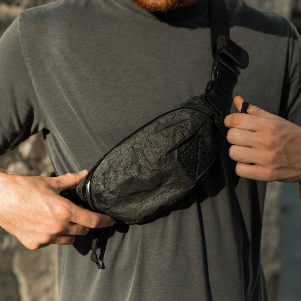 CIVIC-ACCESS-SLING-1L-ULTRA-BLACK-MAGIC-CAS1-lifestyle-sling-access_1