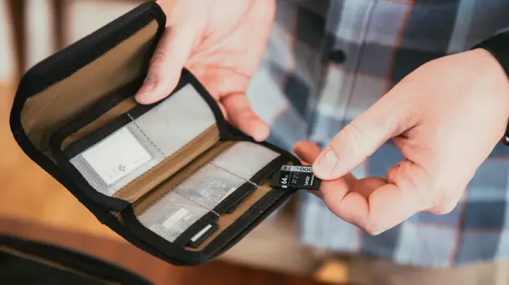 PM-memory-card-case-2