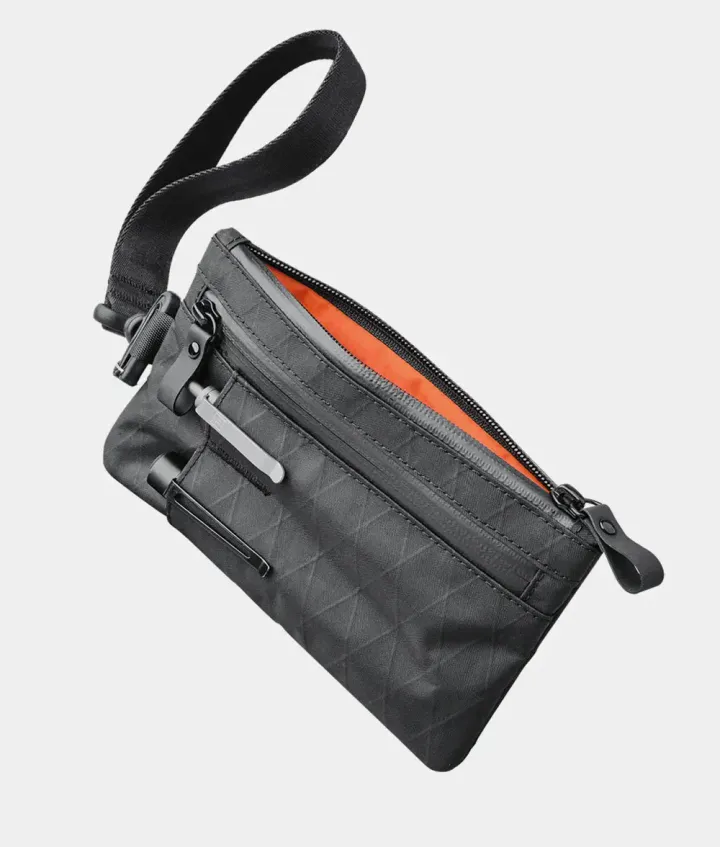 ZIPCLUTCHBLACK_ead26000-55a4-4462-9347-8811ac087975