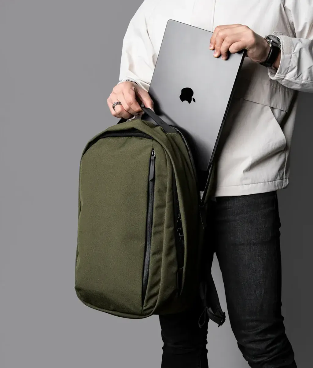 METRO_BACKPACK_24L_AXOFLUX_GREEN_32