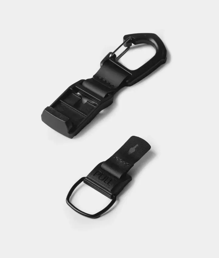 HUB-Carabiner-01_12f12c8f-719a-4033-801e-d8f3293d1e7e
