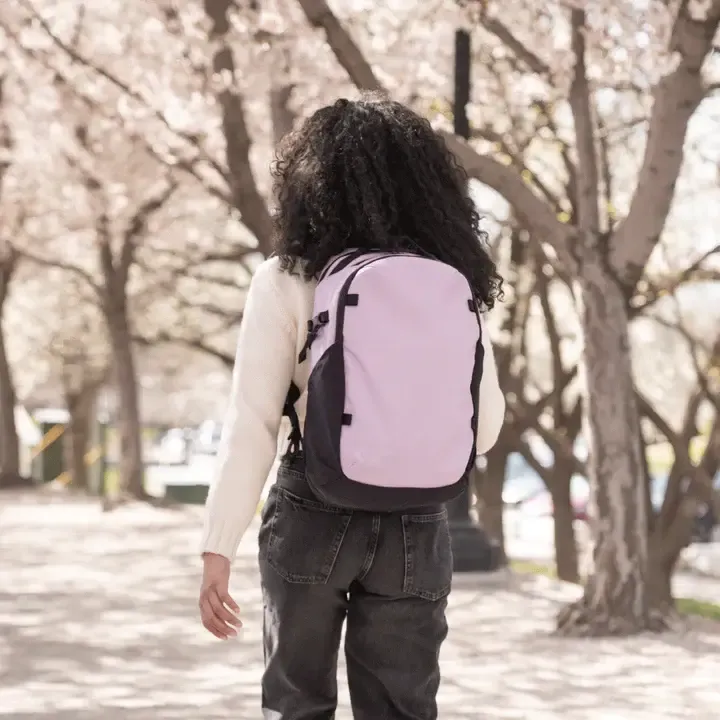 Nimbus-UP-Lifestyle-Walking