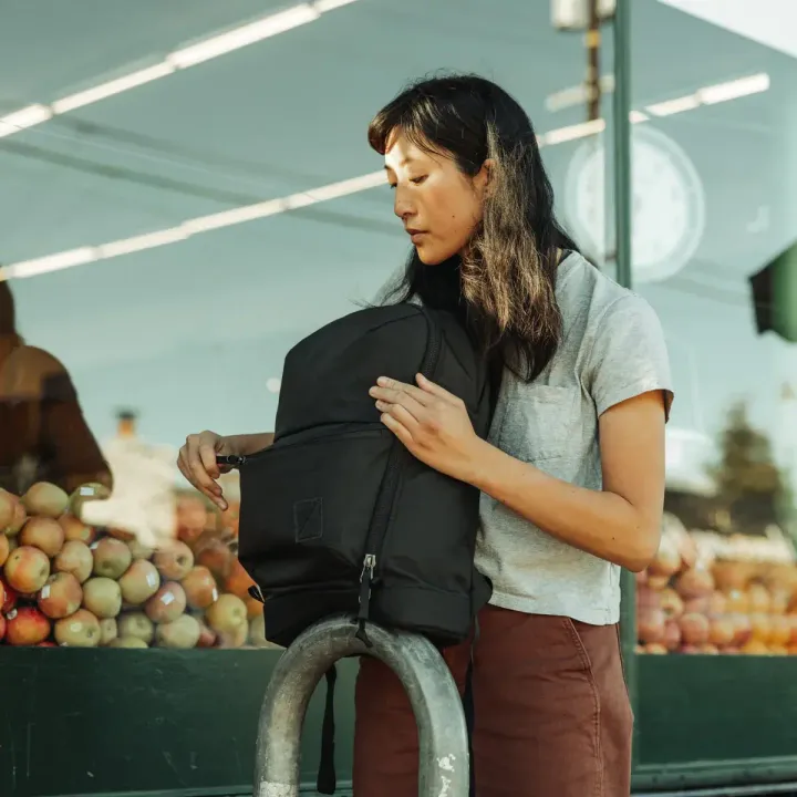 CIVIC-BOOKBAG-22L-CB22-SOLUTION-DYED-BLACK-Campus-10-min_1200x